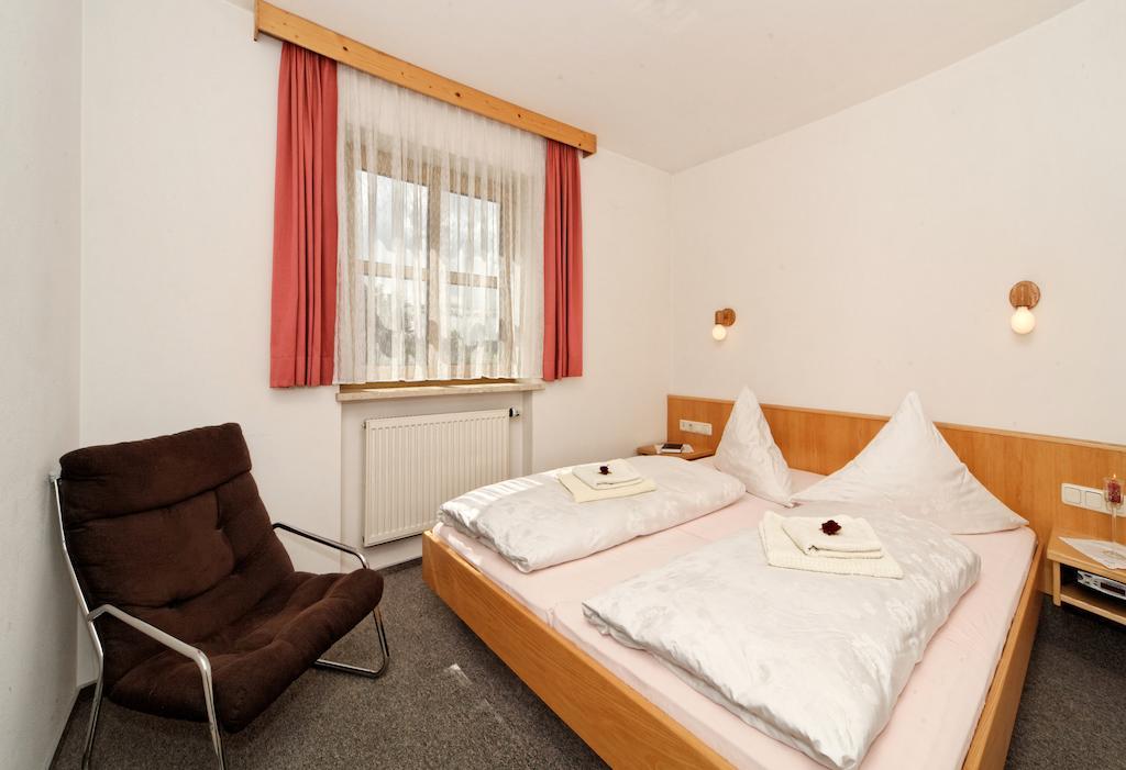 Hotel Landhaus Maria Bed&Breakfast Regen Pokoj fotografie