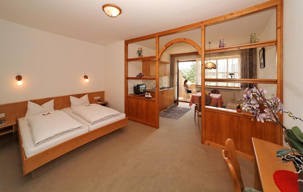Hotel Landhaus Maria Bed&Breakfast Regen Pokoj fotografie